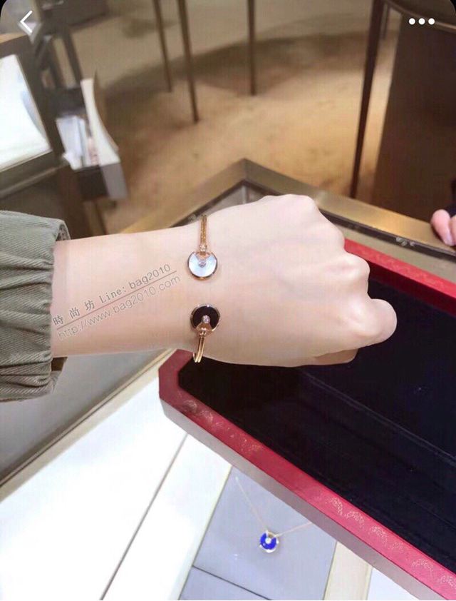 Cartier首飾 卡地亞護身符手鐲 卡地亞Amulette de Cartier系列 進口S925純銀搭配天然貝殼黑瑪瑙  zgk1418